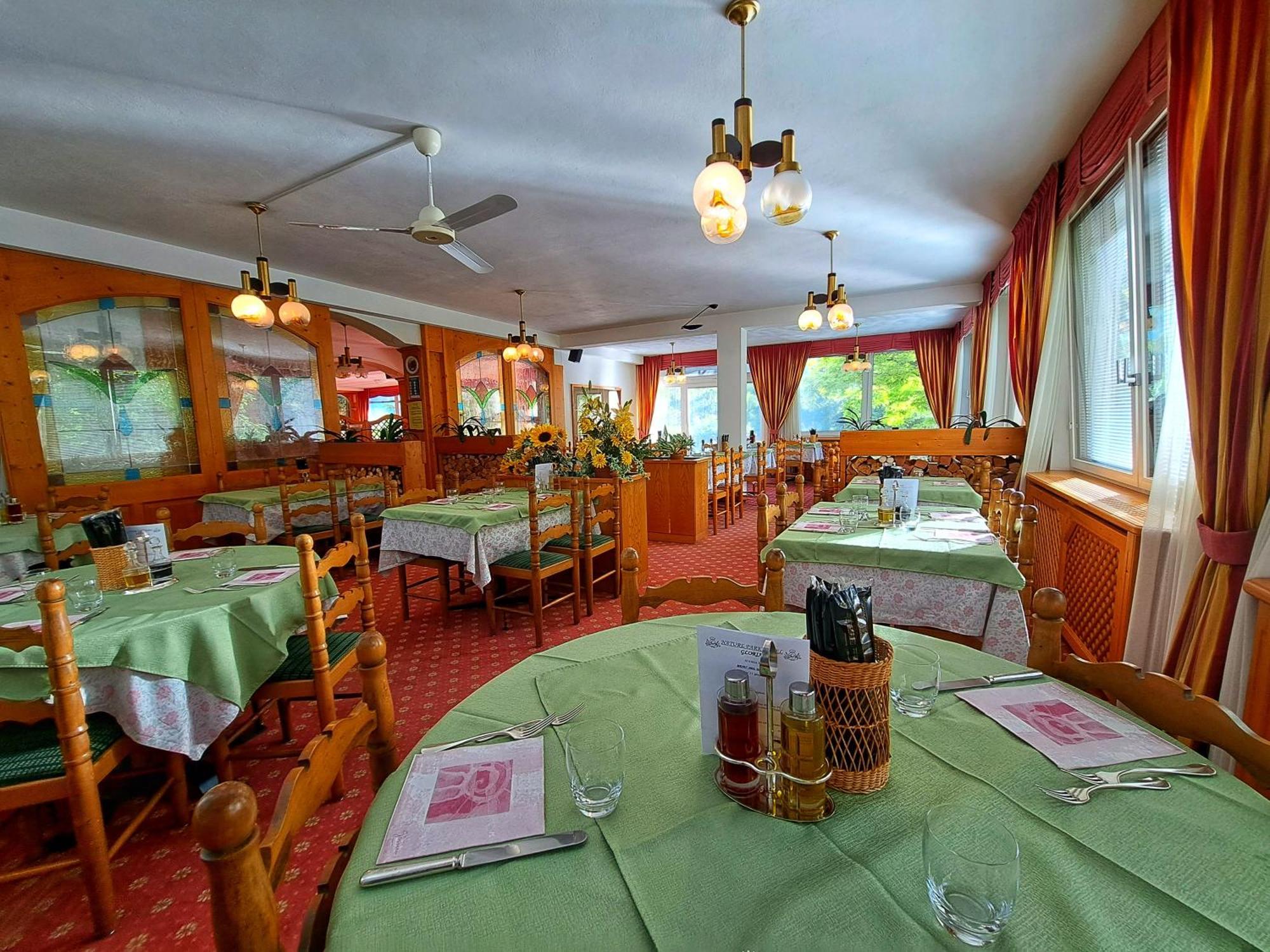 מולבנו Lake&Nature Hotel Gloria מראה חיצוני תמונה